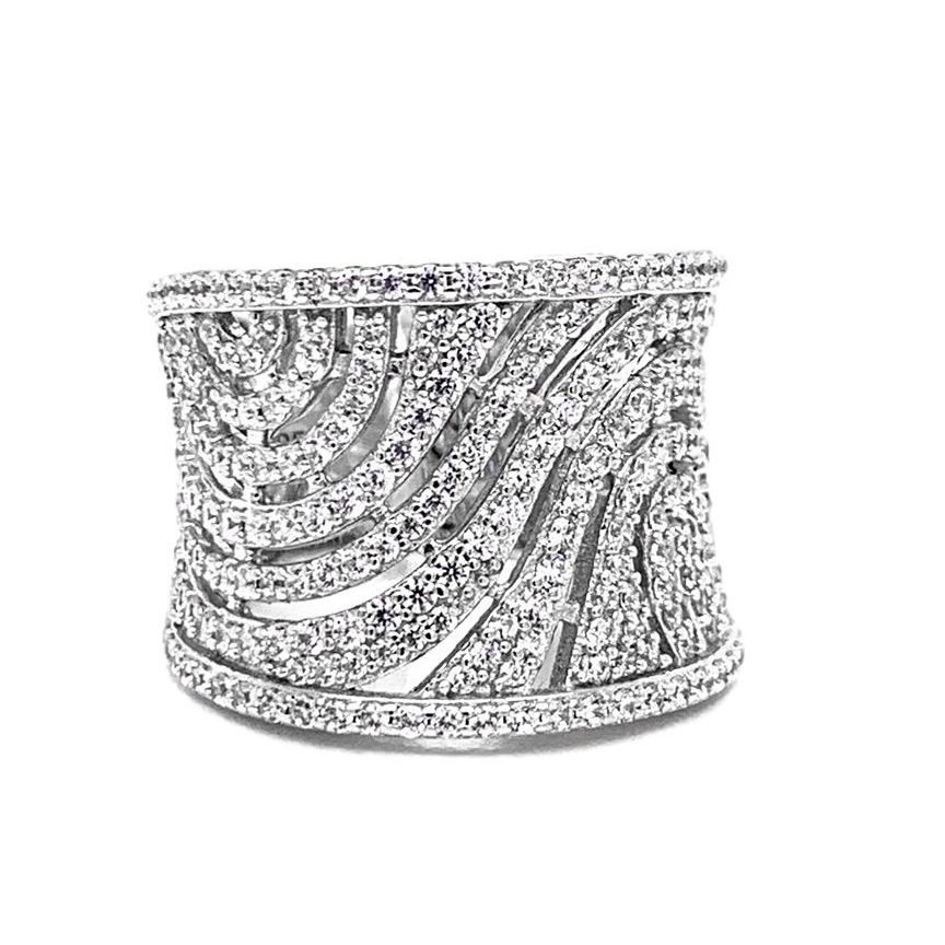 Sterling Silver Ring With Simulated Diamonds
